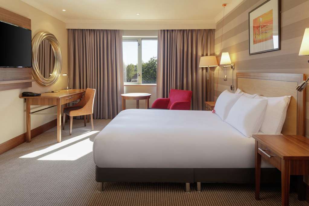קמבורן Cambridge Belfry Hotel & Spa חדר תמונה